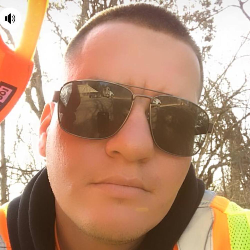 Meet your Posher, Carlos